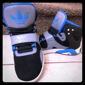 Adidas Roundhouse Mids